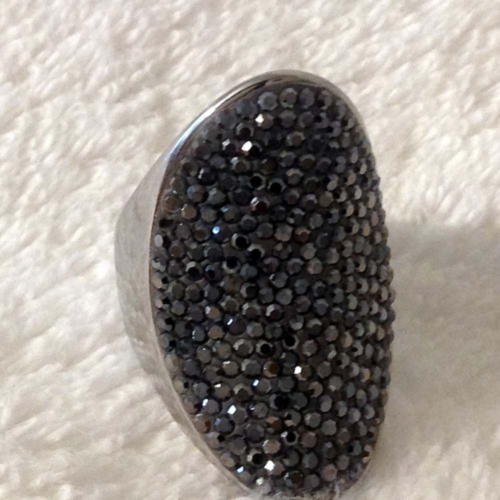 BLACK CUT STONE RING SIZE 7 BEAUTIFUL  SILVER BAND
